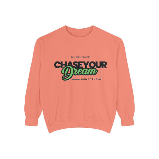 Chase Your Dreams Sweatshirt, Cozy Fashion, Inspirational Gift, Motivational Apparel, Perfect for Dreamers