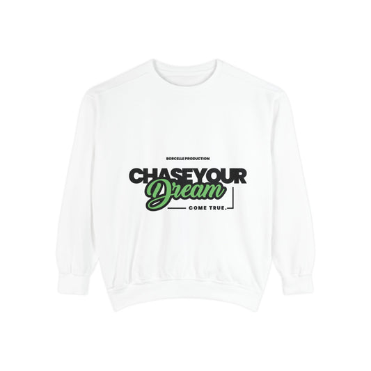 Chase Your Dreams Sweatshirt, Cozy Fashion, Inspirational Gift, Motivational Apparel, Perfect for Dreamers